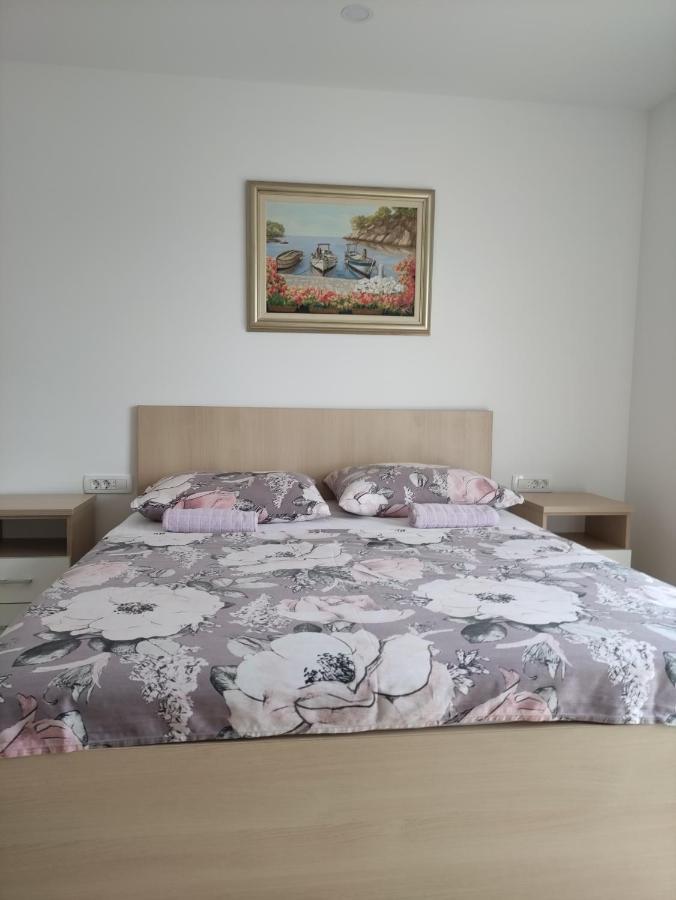 Ferienwohnung Rake Omiš Exterior foto