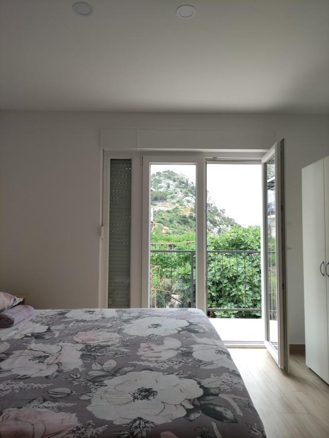 Ferienwohnung Rake Omiš Exterior foto